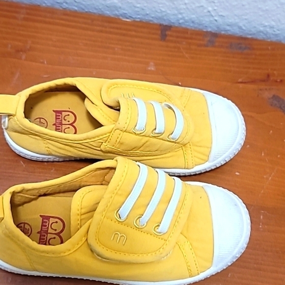 M1&M2 CANVAS CASUAL TODDLER YELLOW FABRIC MATERIAL SNEAKER SIZE 28 US 1.5 - Picture 2 of 8